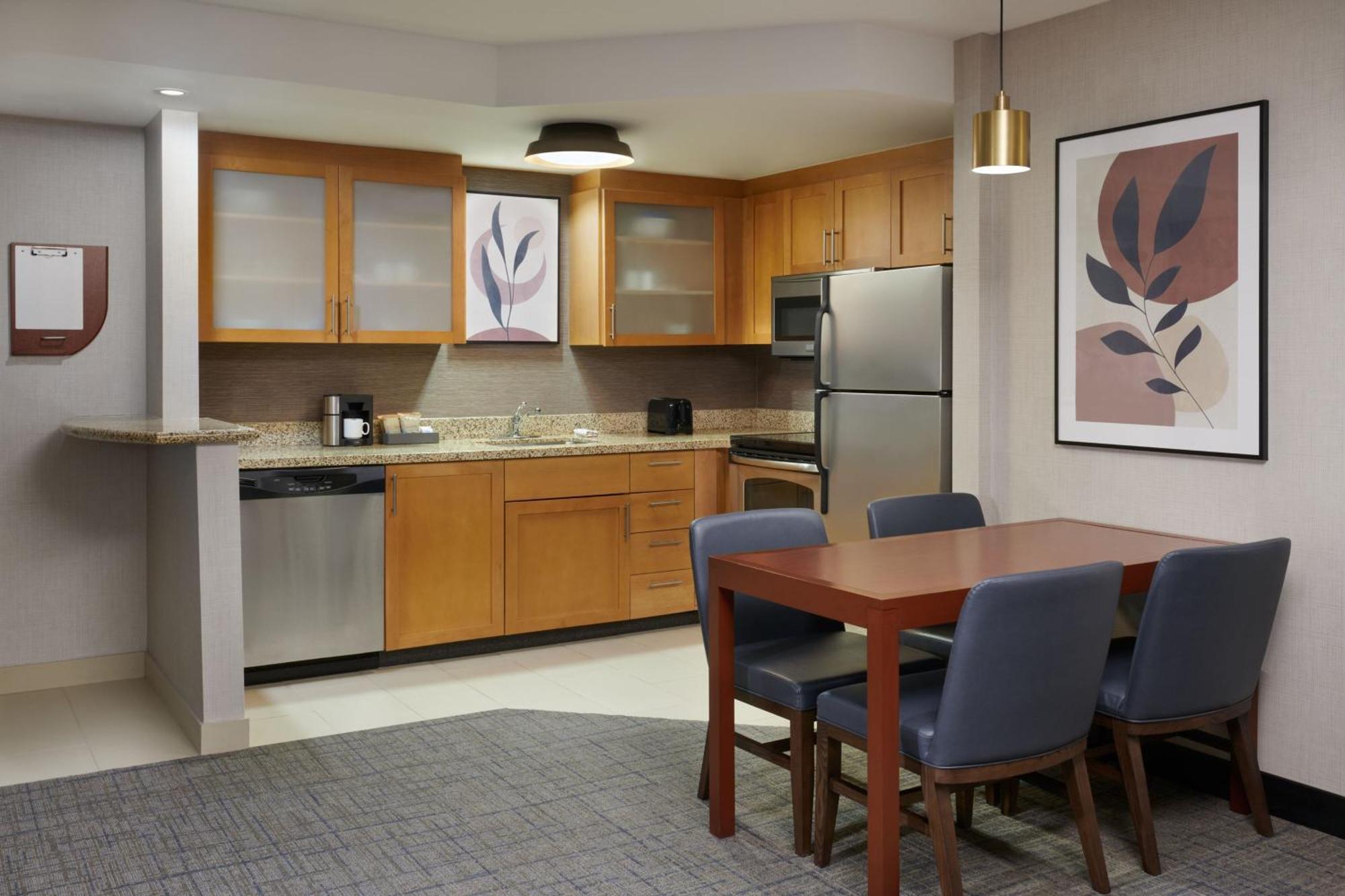 Residence Inn By Marriott Calgary Airport Exteriér fotografie