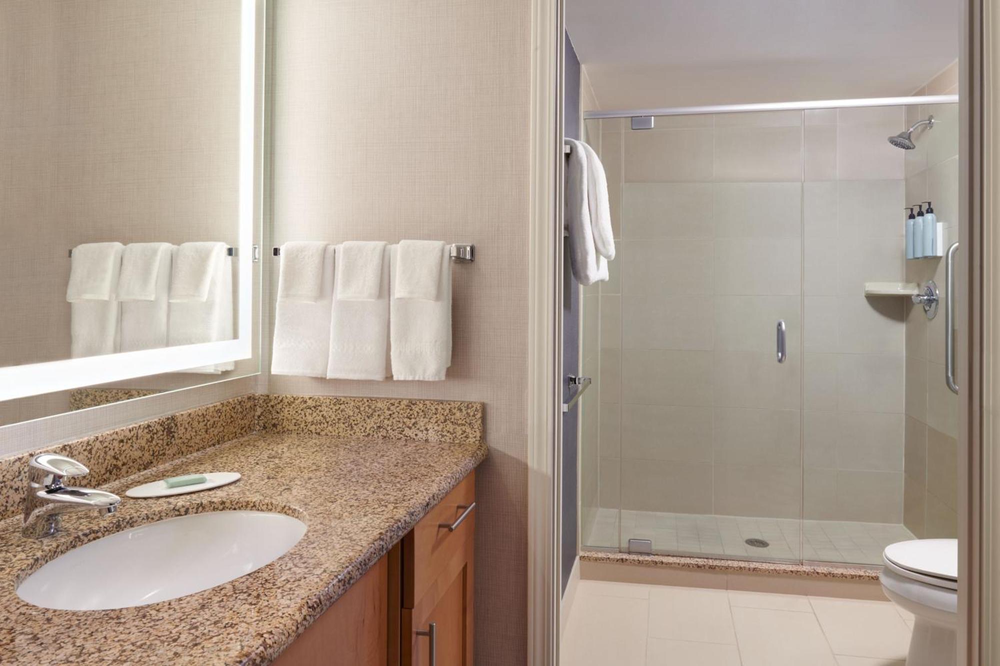 Residence Inn By Marriott Calgary Airport Exteriér fotografie