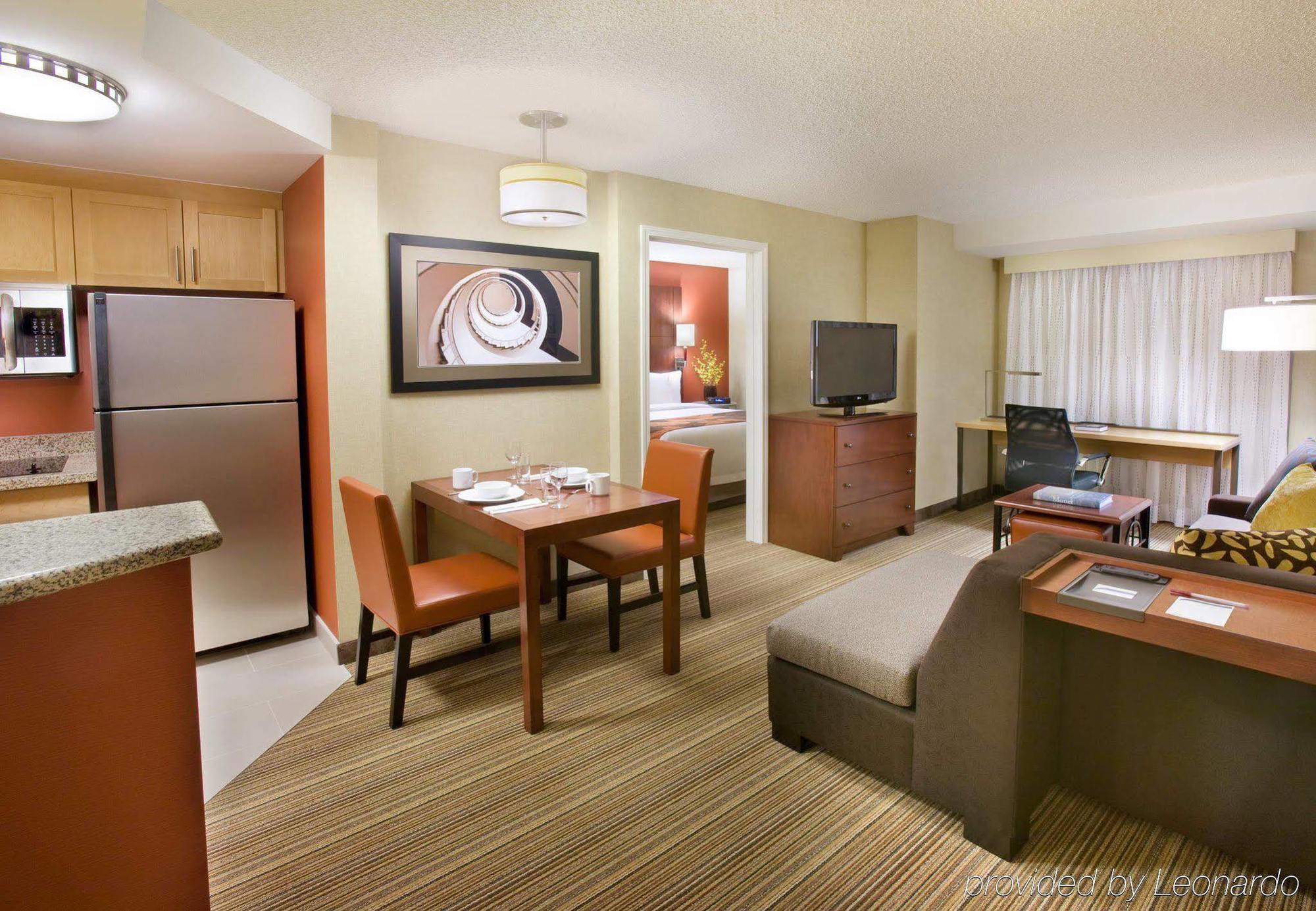 Residence Inn By Marriott Calgary Airport Pokoj fotografie