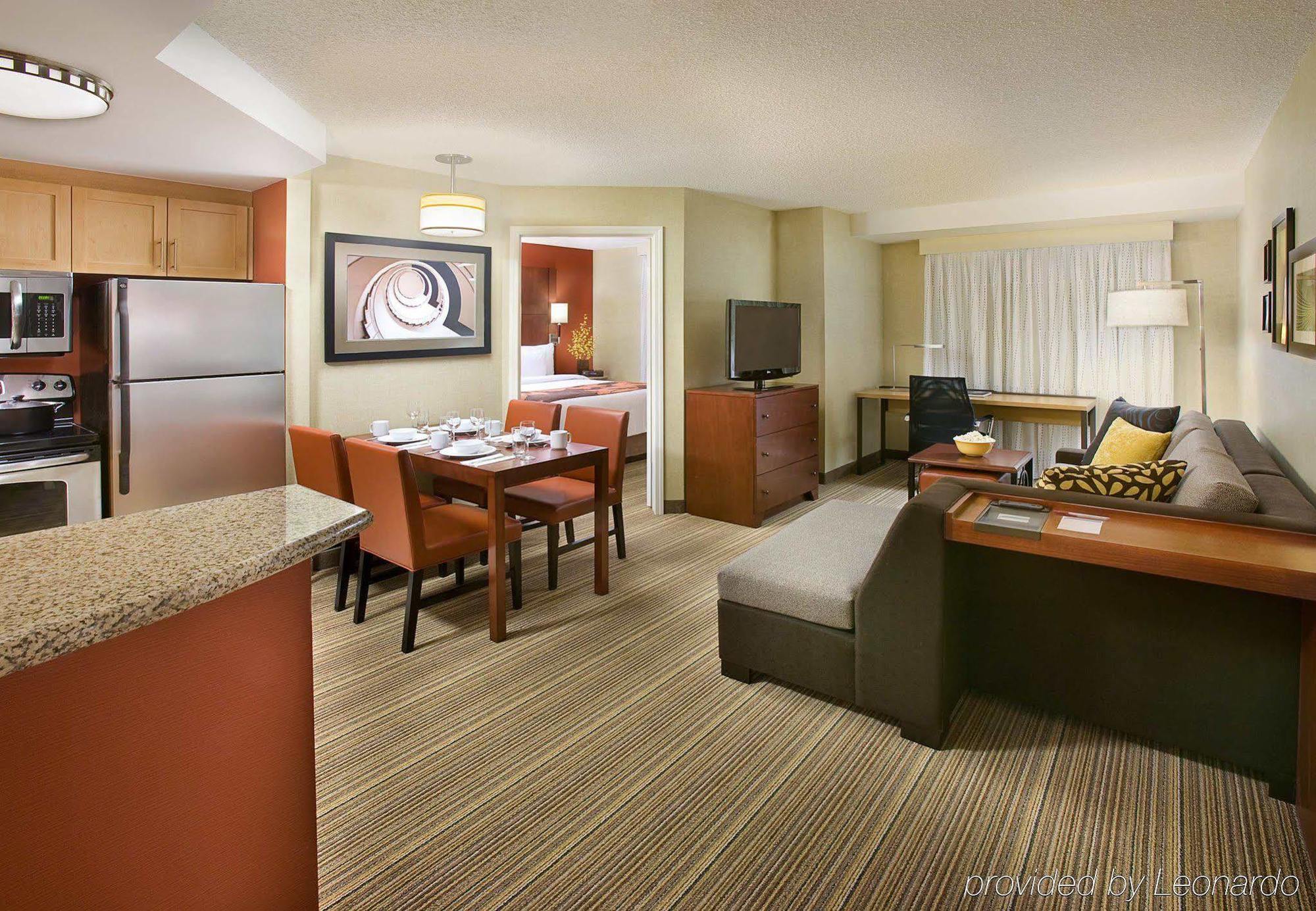 Residence Inn By Marriott Calgary Airport Exteriér fotografie